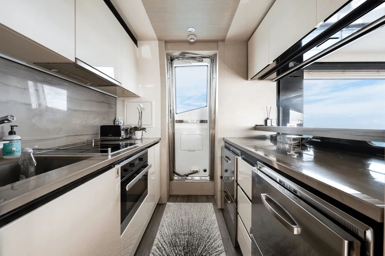 2017 Azimut 80 FLYBRIDGE Image Thumbnail #21