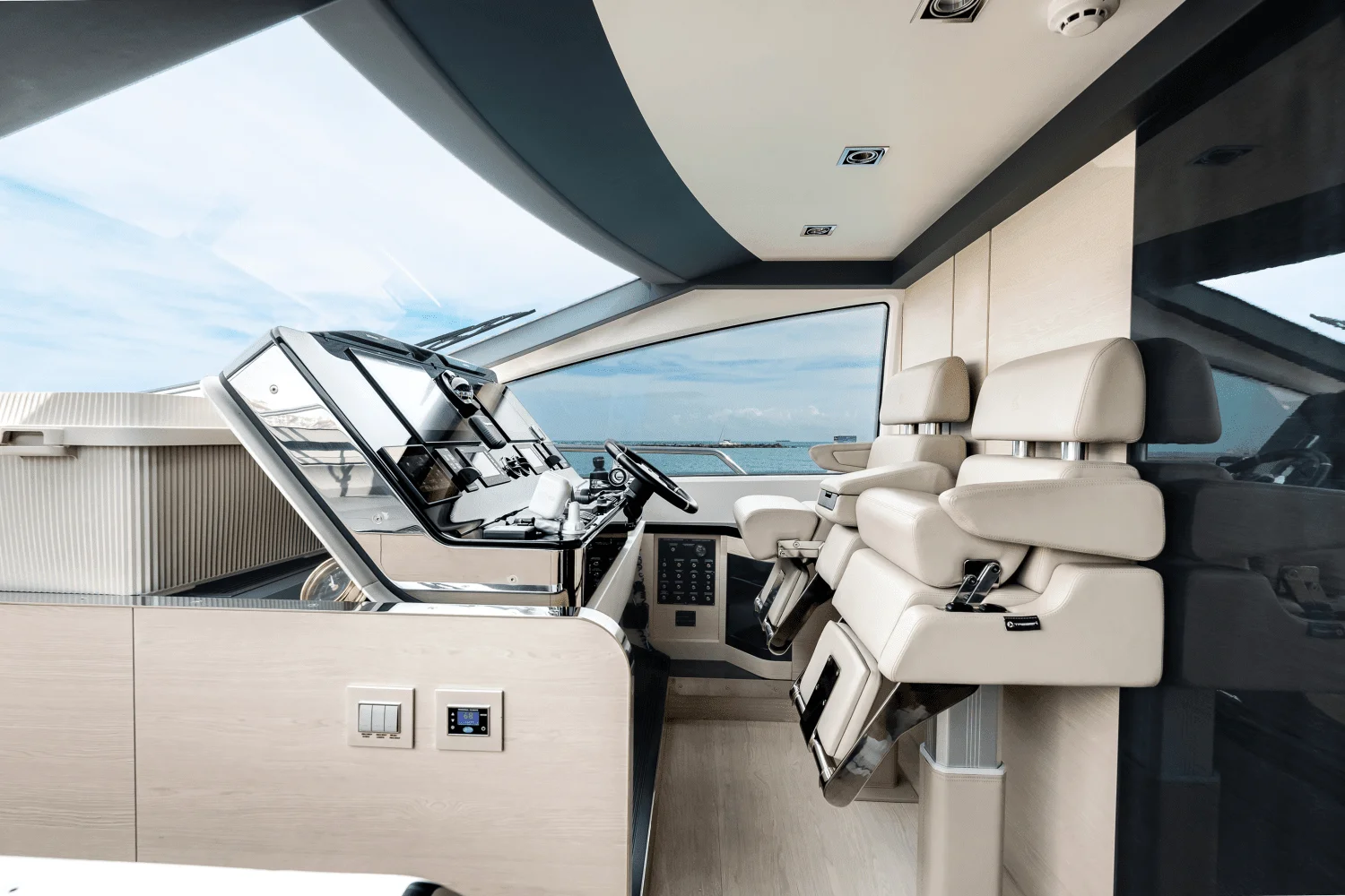 2017 Azimut
                                                             80 FLYBRIDGE Image Thumbnail #26