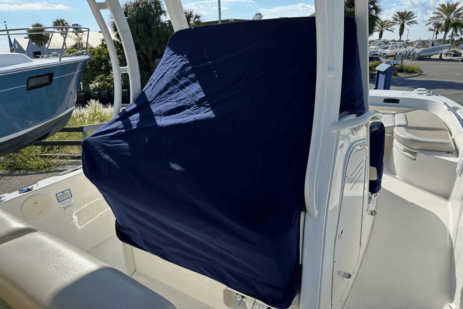 2019 Boston Whaler 270 DAUNTLESS Image Thumbnail #28