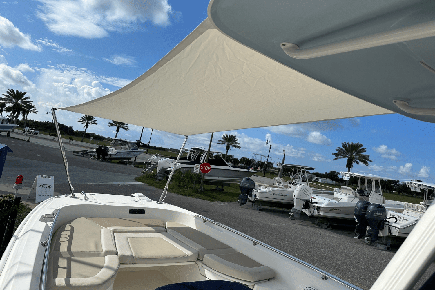 2019 Boston Whaler 270 DAUNTLESS Image Thumbnail #39