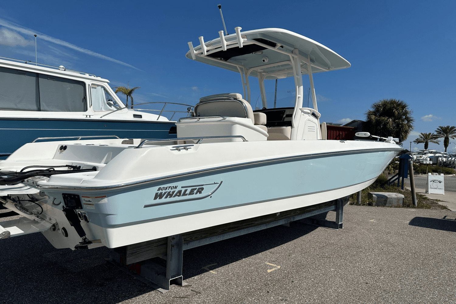 2019 Boston Whaler 270 DAUNTLESS Image Thumbnail #10