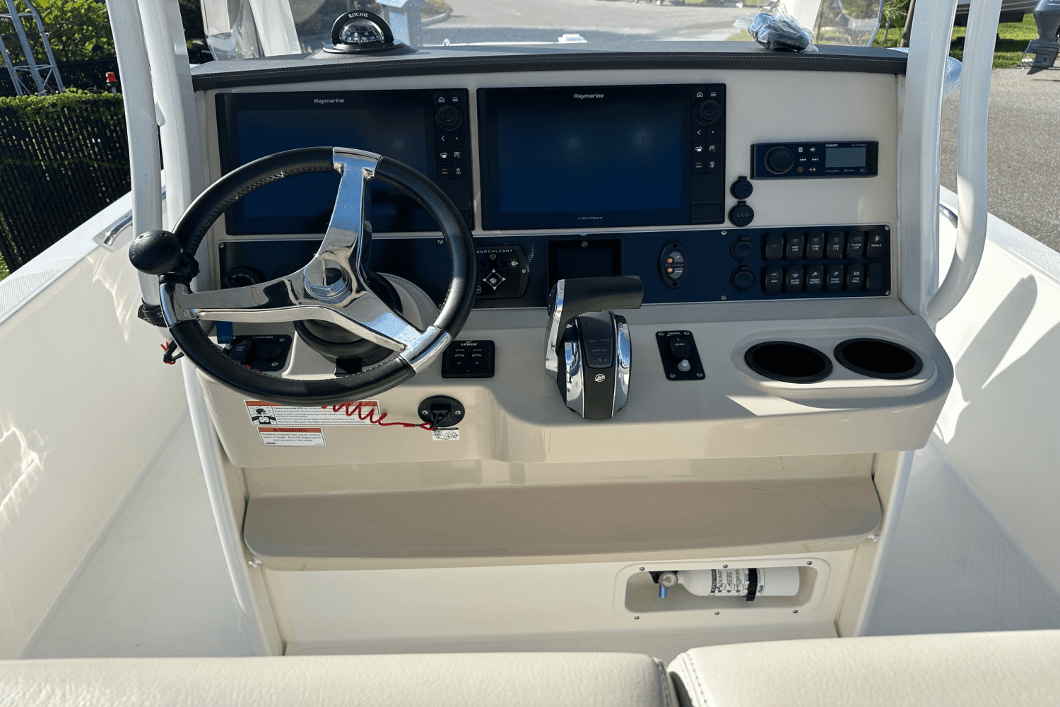 2019 Boston Whaler 270 DAUNTLESS Image Thumbnail #25