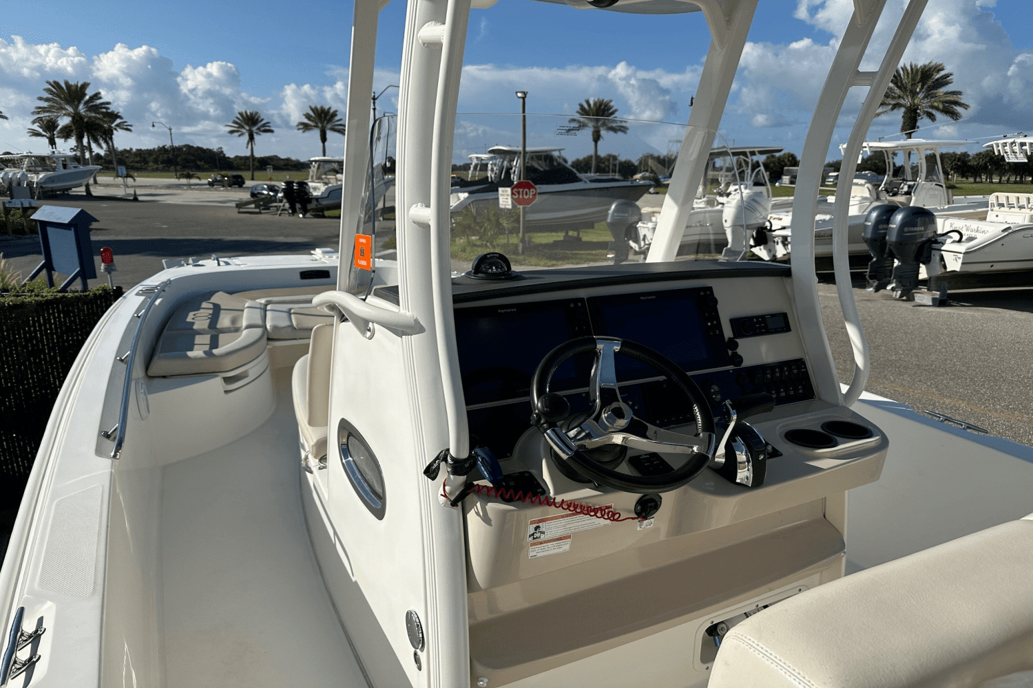 2019 Boston Whaler 270 DAUNTLESS Image Thumbnail #23