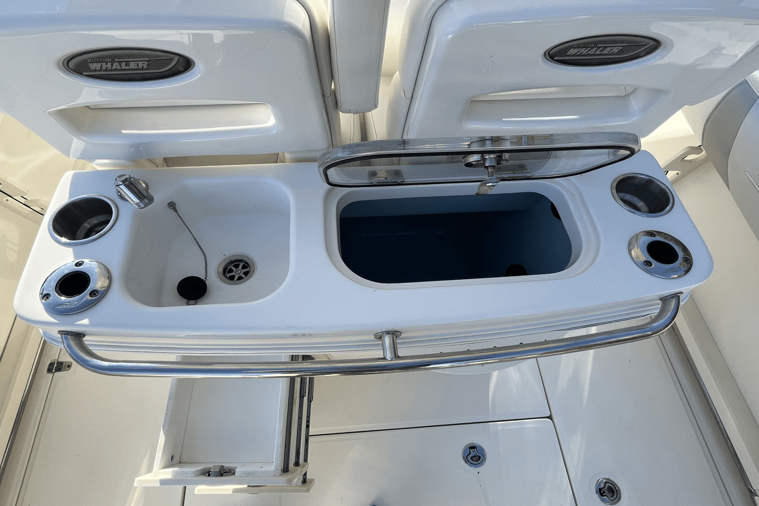 2014 Boston Whaler 250 OUTRAGE Image Thumbnail #8