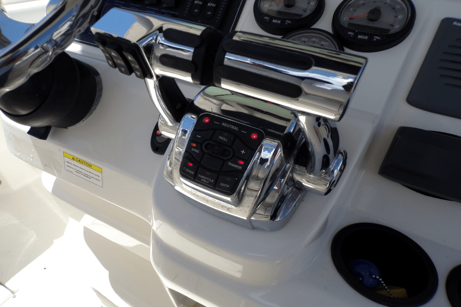 2020 Boston Whaler 250 OUTRAGE Image Thumbnail #17