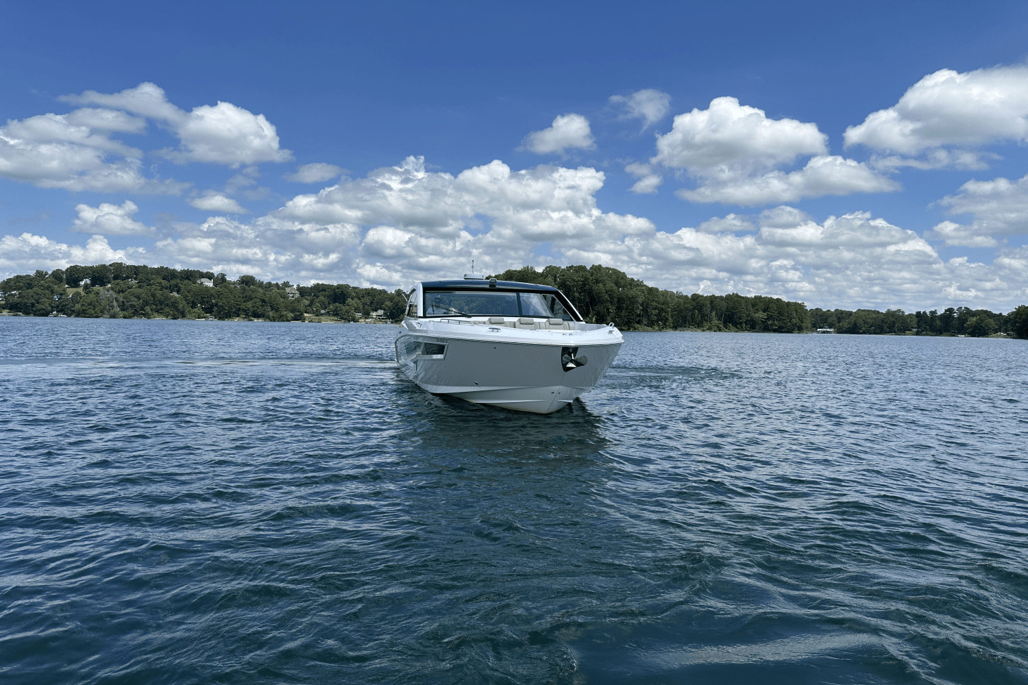 2024 Cruisers Yachts 50 GLS Outboard Image Thumbnail #17