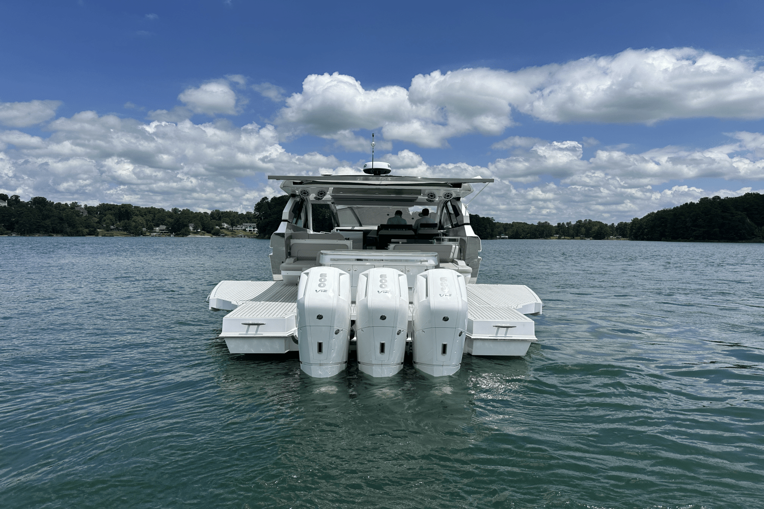 2024 Cruisers Yachts 50 GLS Outboard Image Thumbnail #10