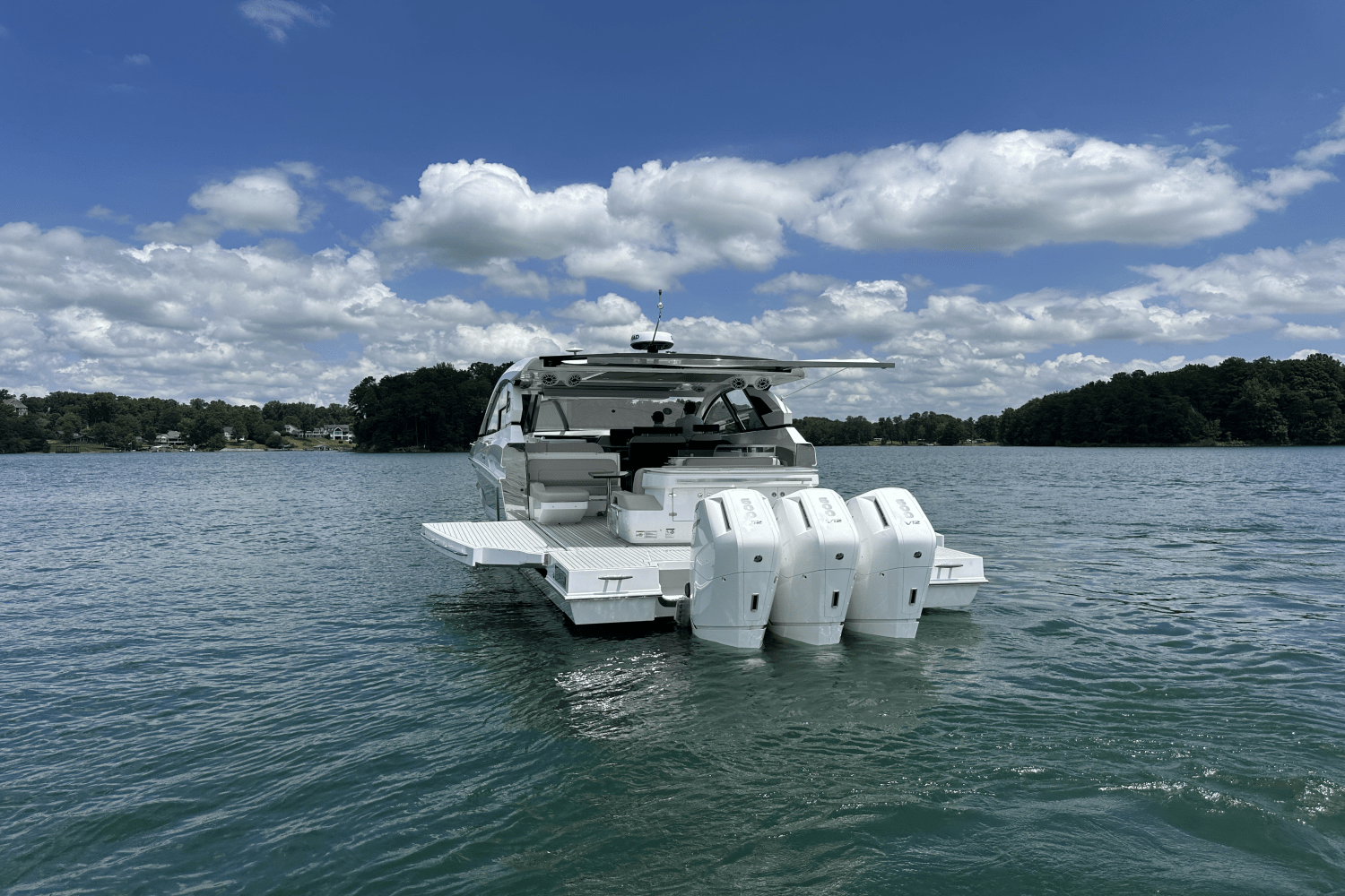 2024 Cruisers Yachts 50 GLS Outboard Image Thumbnail #11