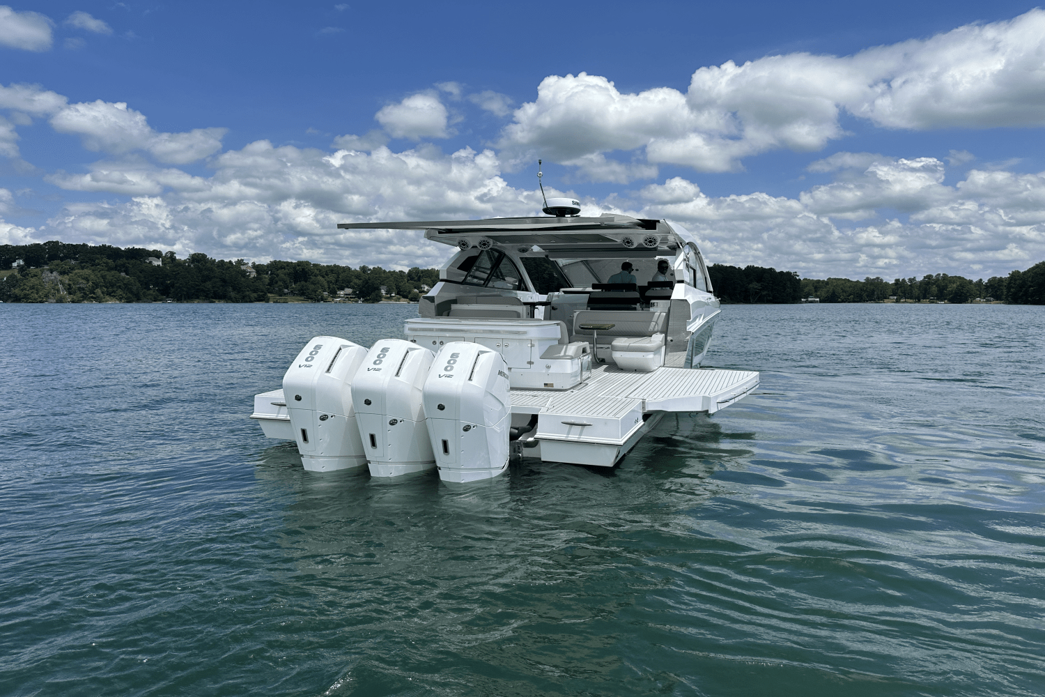 2024 Cruisers Yachts 50 GLS Outboard Image Thumbnail #9