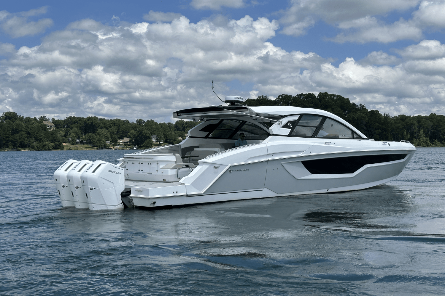 2024 Cruisers Yachts 50 GLS Outboard Image Thumbnail #7