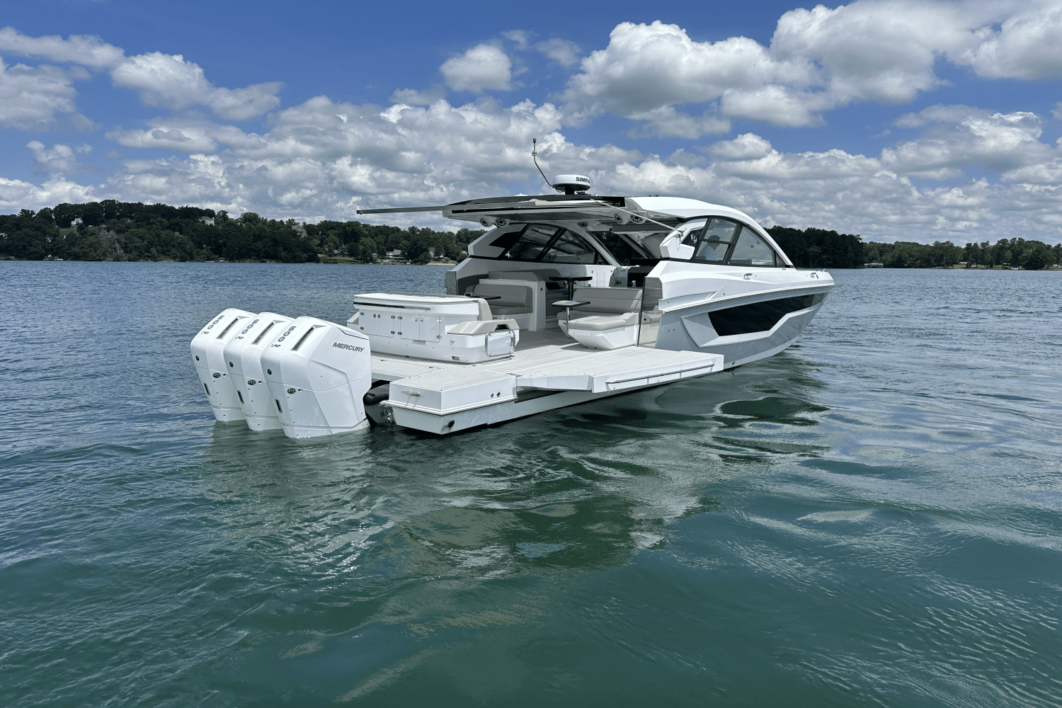 2024 Cruisers Yachts 50 GLS Outboard Image Thumbnail #8