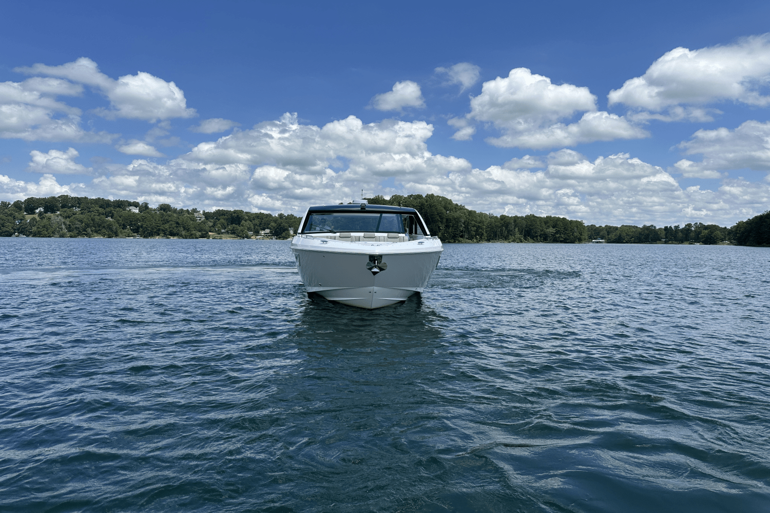 2024 Cruisers Yachts 50 GLS Outboard Image Thumbnail #18