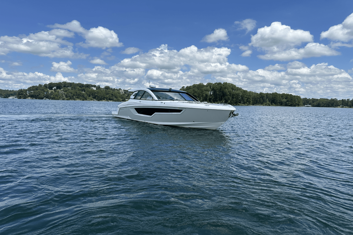 2024 Cruisers Yachts 50 GLS Outboard Image Thumbnail #16