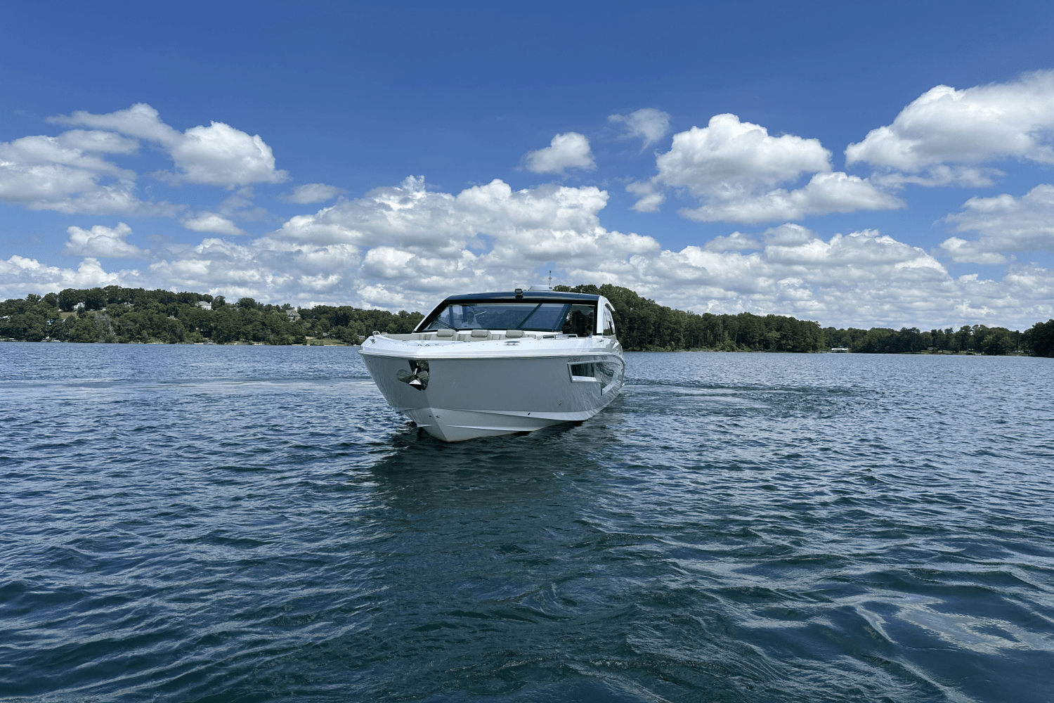 2024 Cruisers Yachts 50 GLS Outboard Image Thumbnail #19