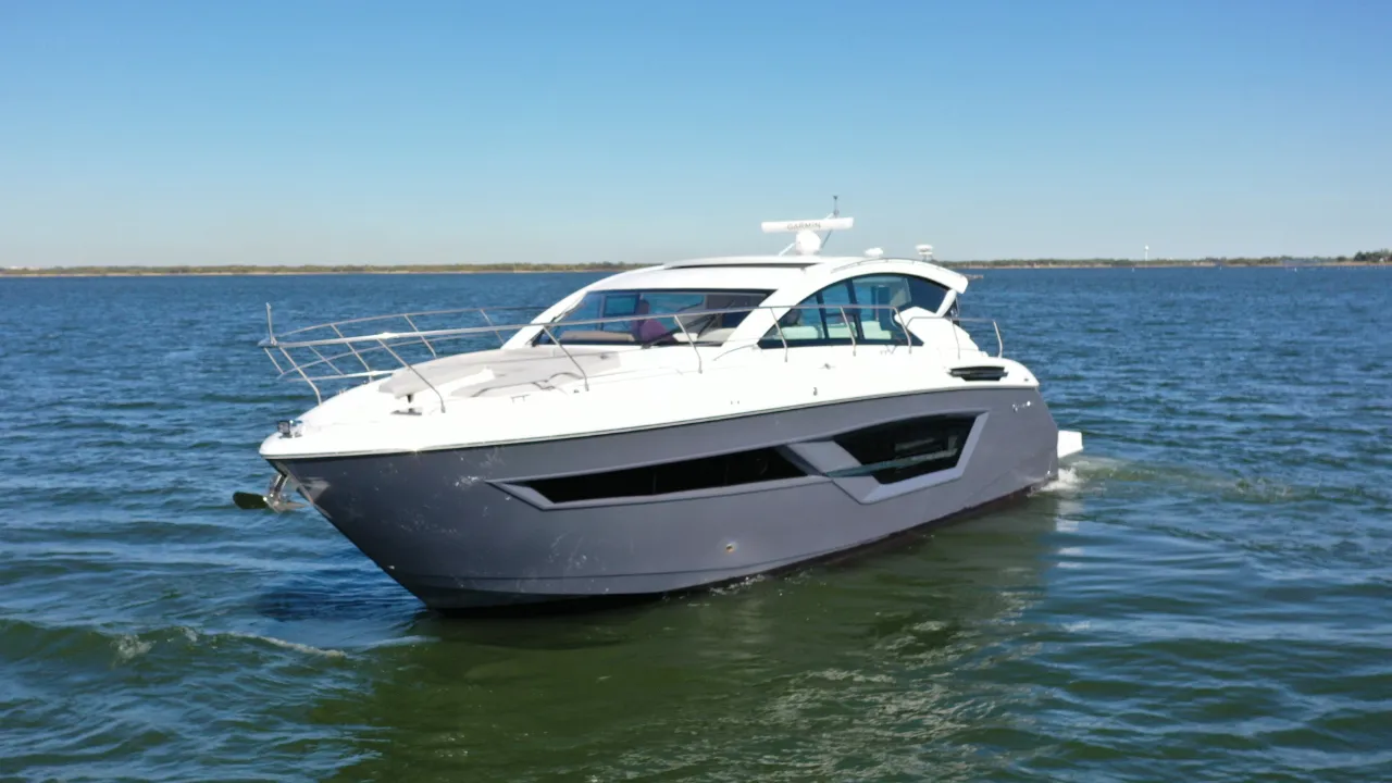 2025 Cruisers Yachts 46 Cantius Image Thumbnail #10