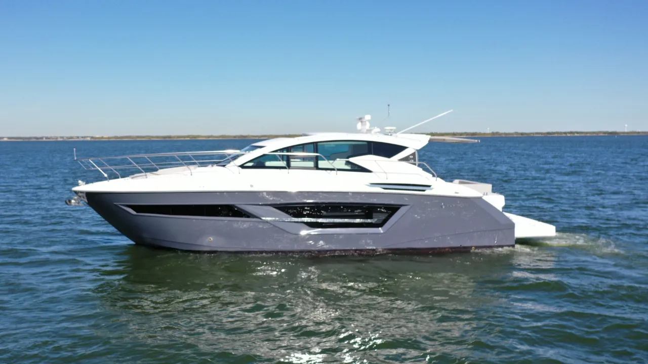 2025 Cruisers Yachts 46 Cantius Image Thumbnail #8