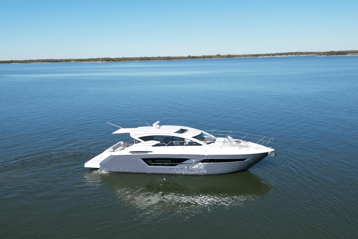 2025 Cruisers Yachts 46 Cantius Image Thumbnail #3