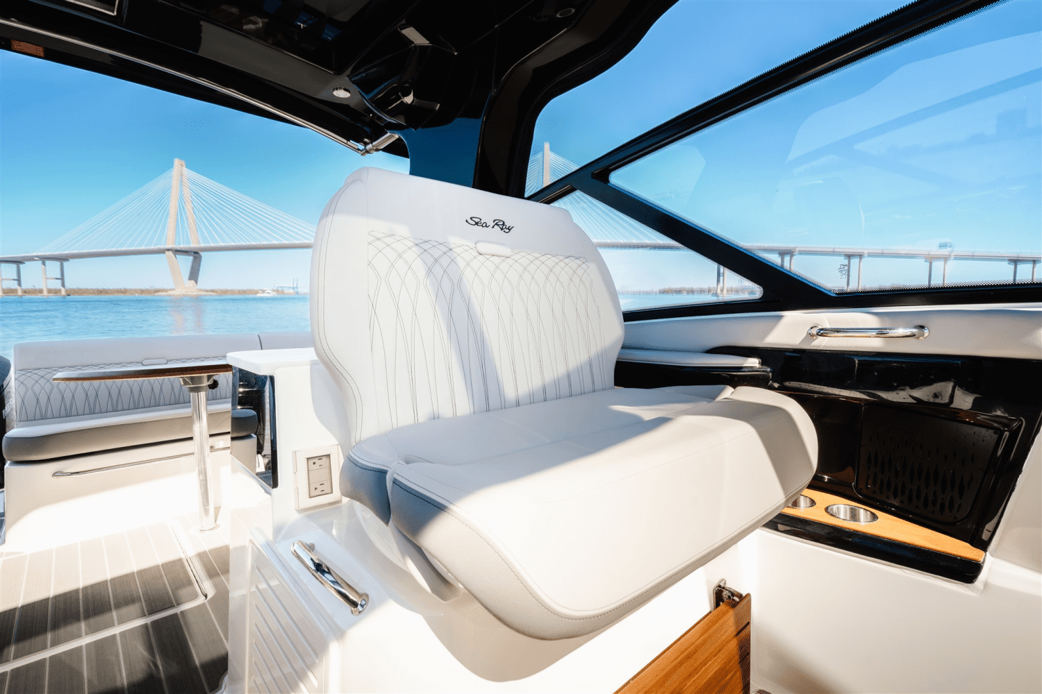 2025 Sea Ray Sundancer 370 Outboard Image Thumbnail #19