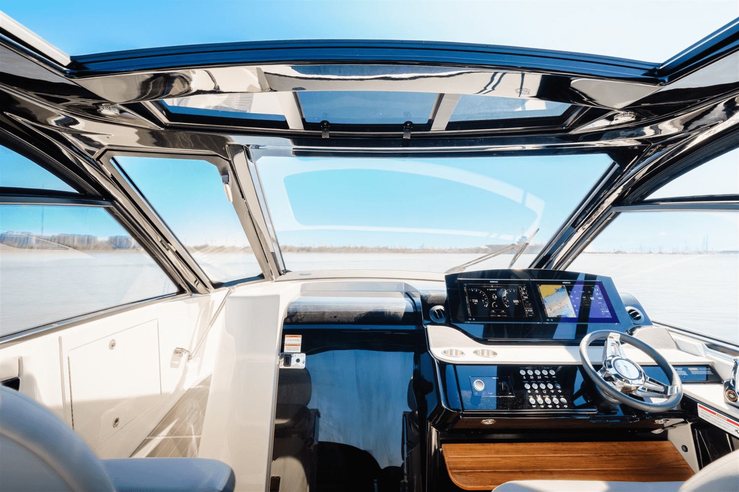 2025 Sea Ray Sundancer 370 Outboard Image Thumbnail #14