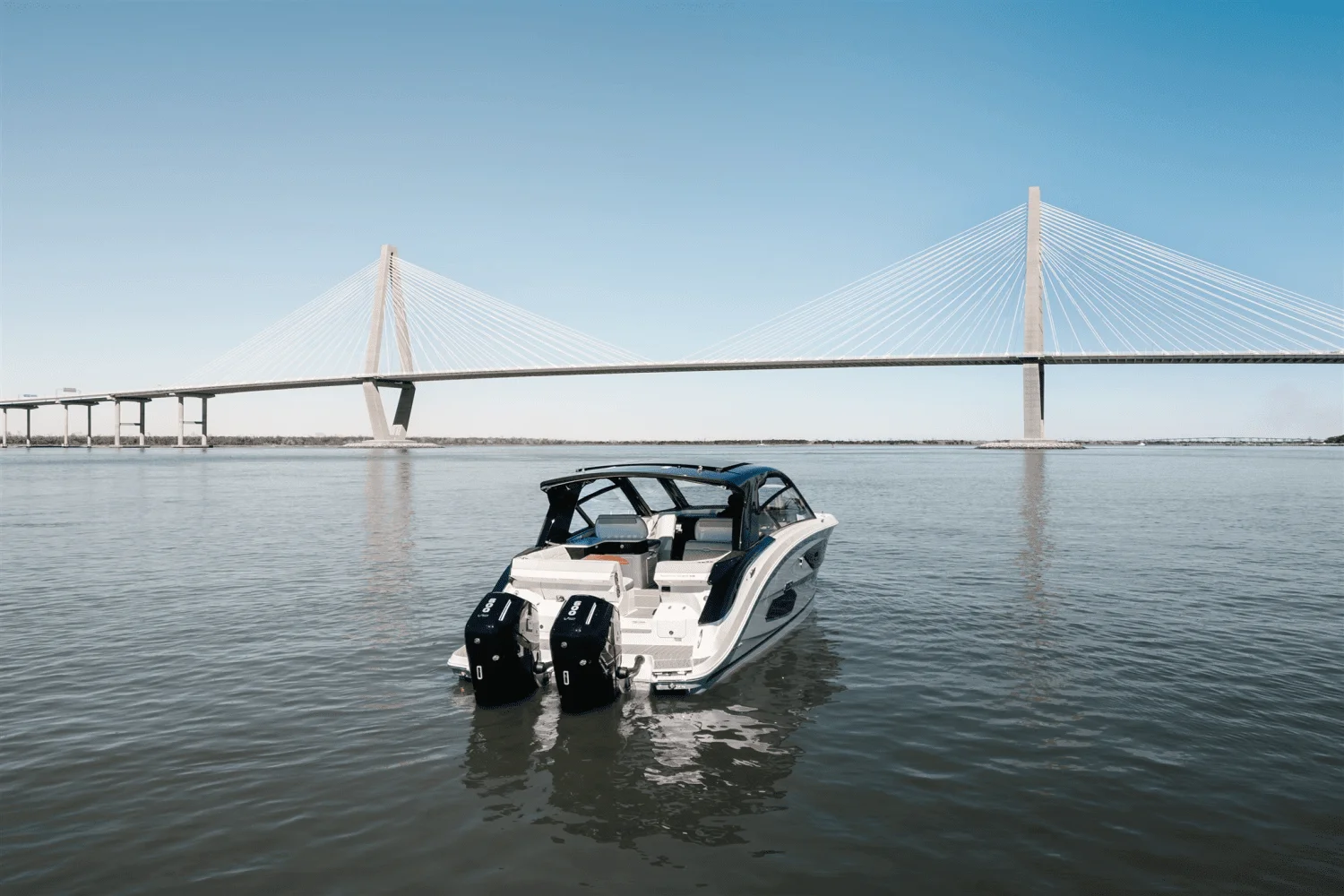 2025 Sea Ray Sundancer 370 Outboard Image Thumbnail #6