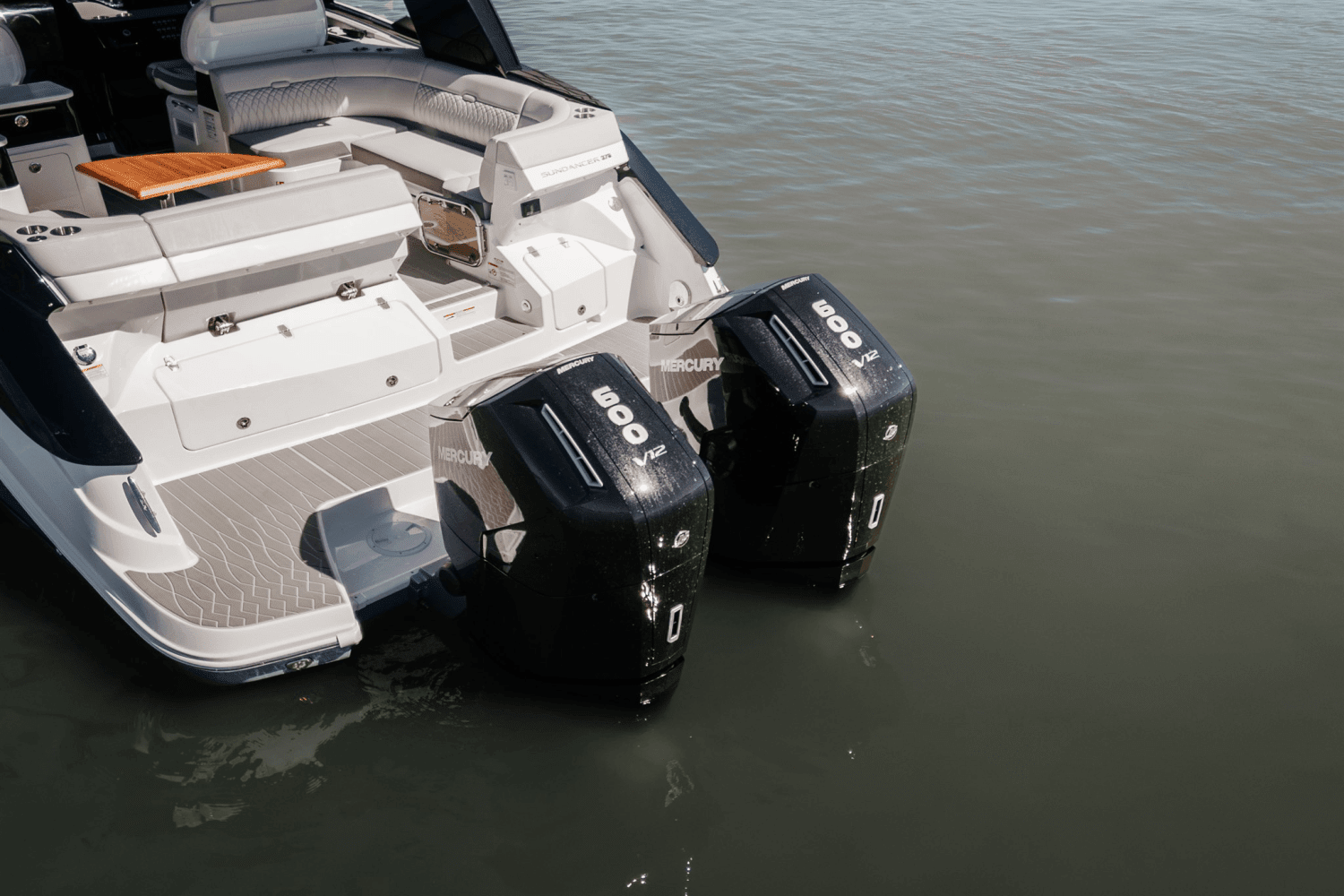 2025 Sea Ray Sundancer 370 Outboard Image Thumbnail #9