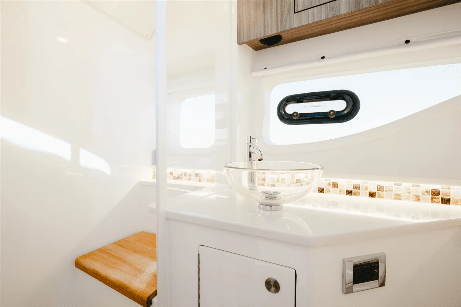 2025 Sea Ray Sundancer 370 Outboard Image Thumbnail #23