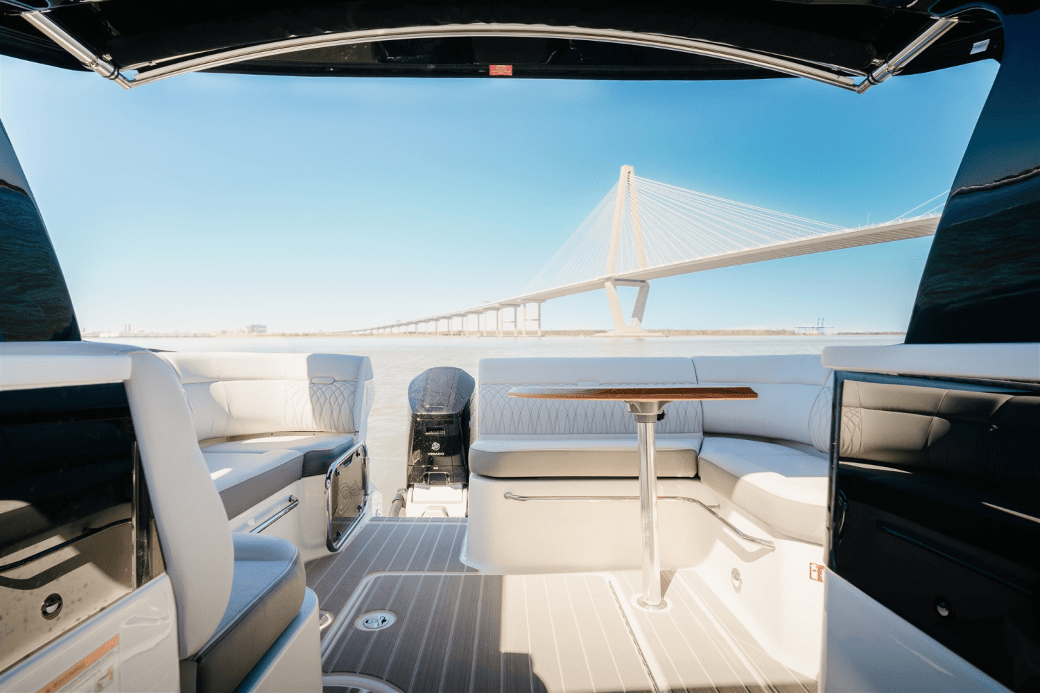 2025 Sea Ray Sundancer 370 Outboard Image Thumbnail #13