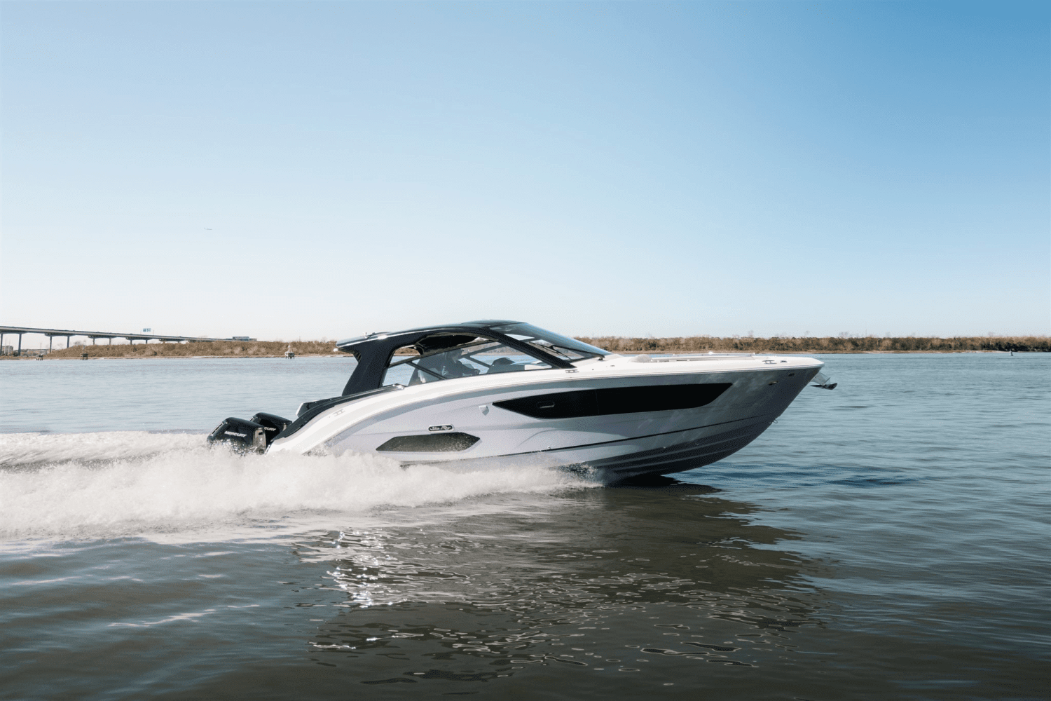 2025 Sea Ray Sundancer 370 Outboard Image Thumbnail #7