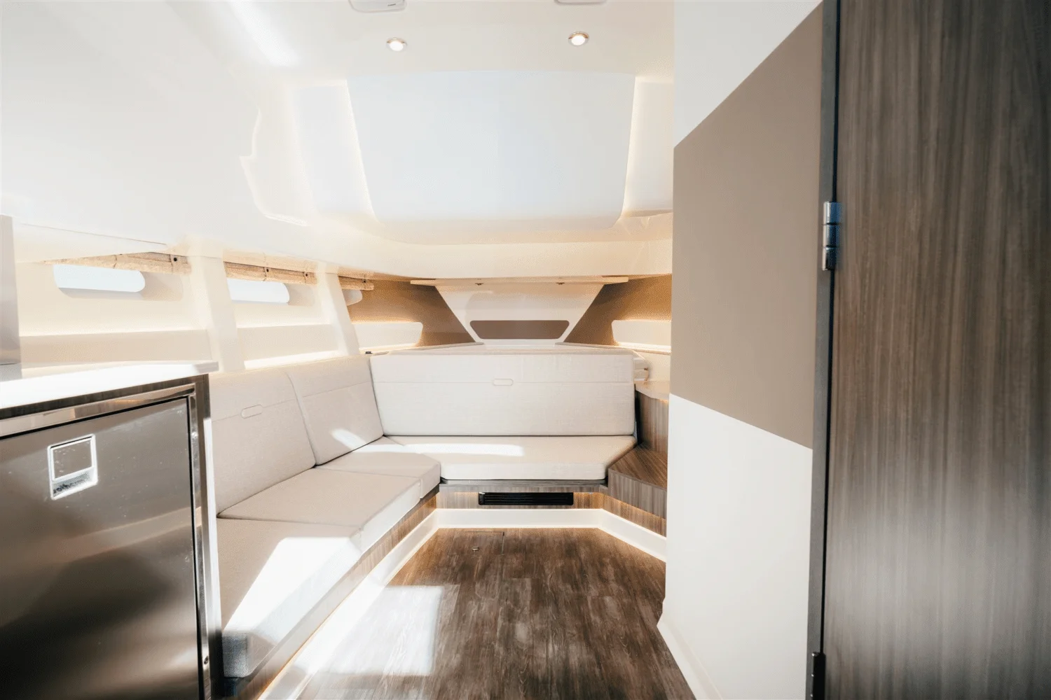 2025 Sea Ray Sundancer 370 Outboard Image Thumbnail #20