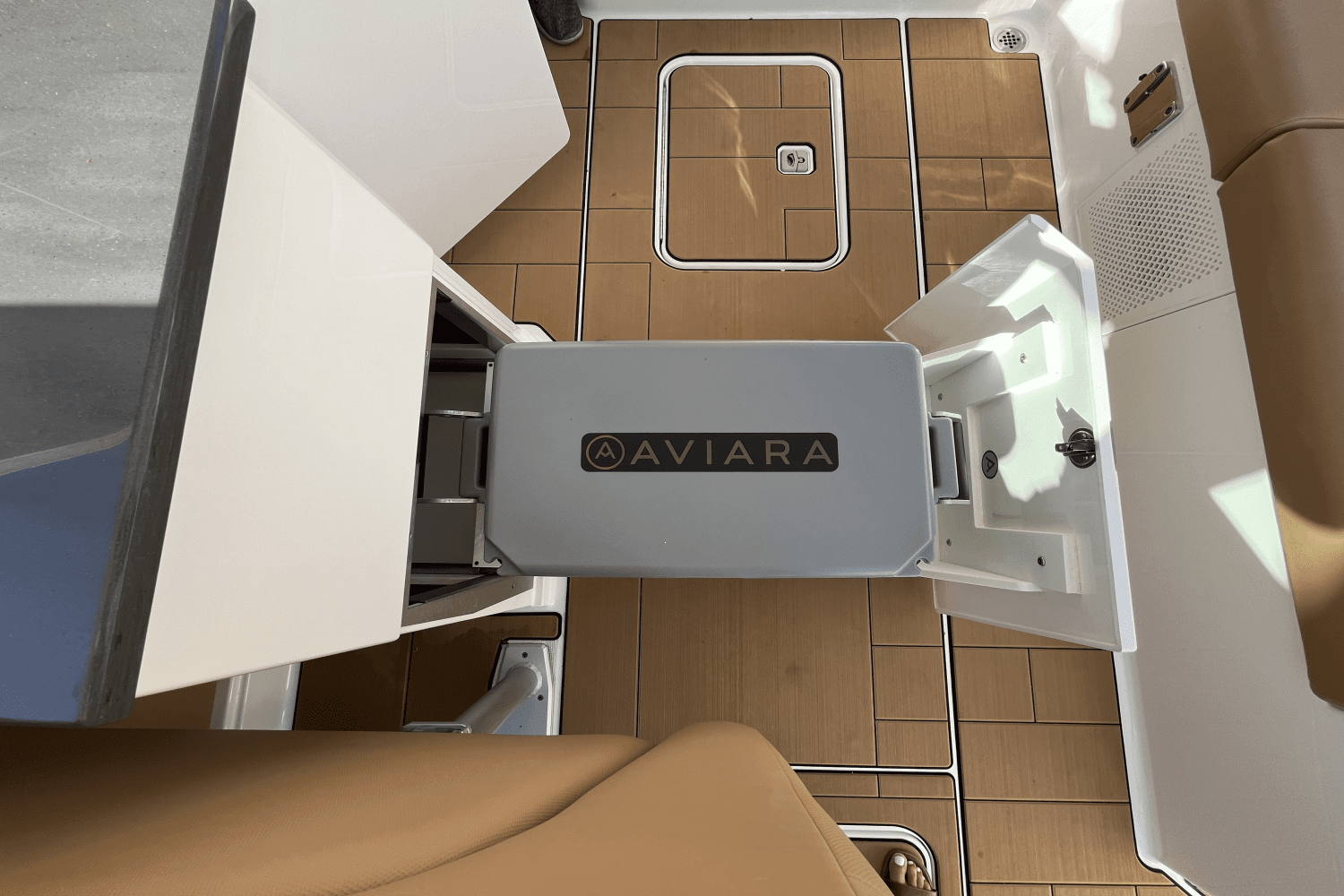 2023 Aviara AV32 Outboard Image Thumbnail #14