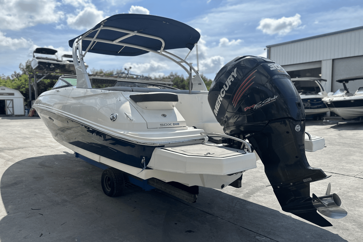 2017 Sea Ray SDX 240 OUTBOARD Image Thumbnail #3