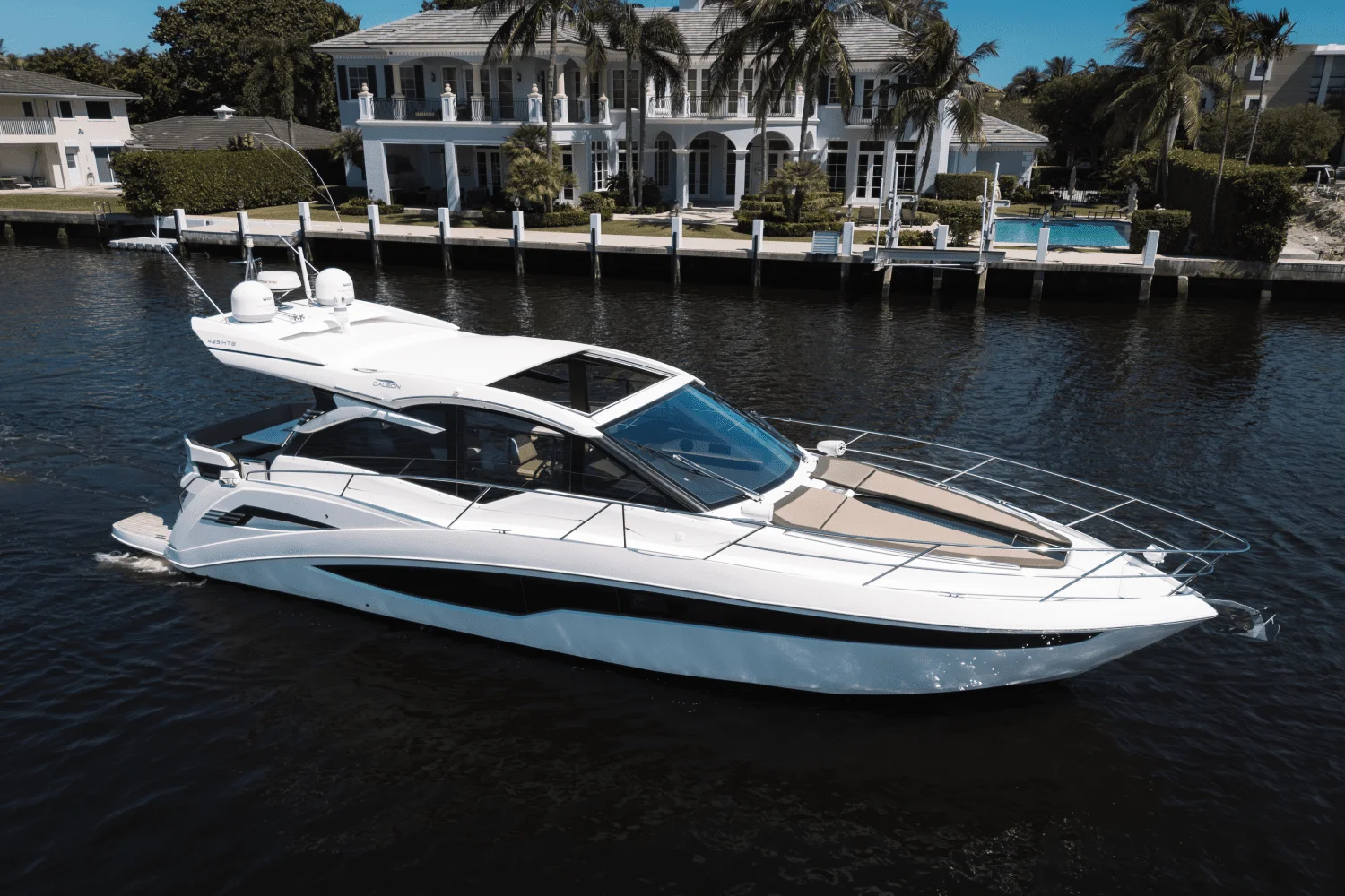 2022 Galeon 425 HTS Image Thumbnail #2