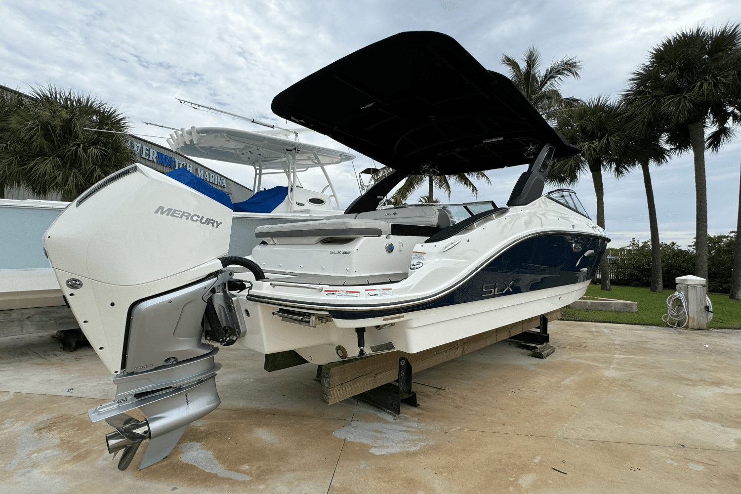 2023 Sea Ray 260 SLX OUTBOARD Image Thumbnail #2