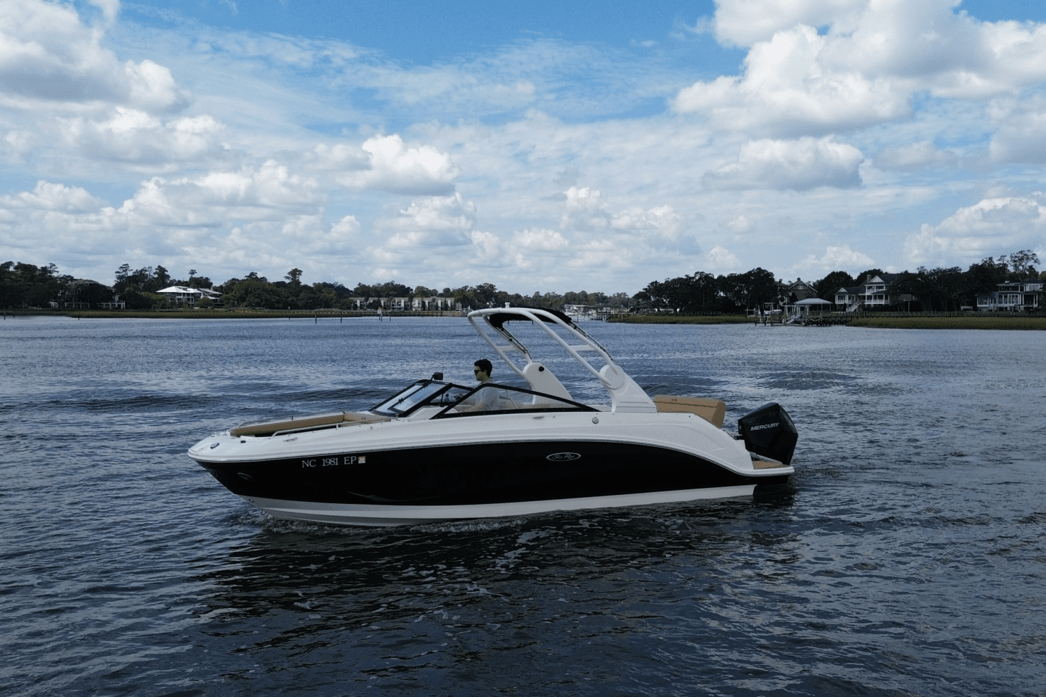 2020 Sea Ray 250 SDX-OB Image Thumbnail #7