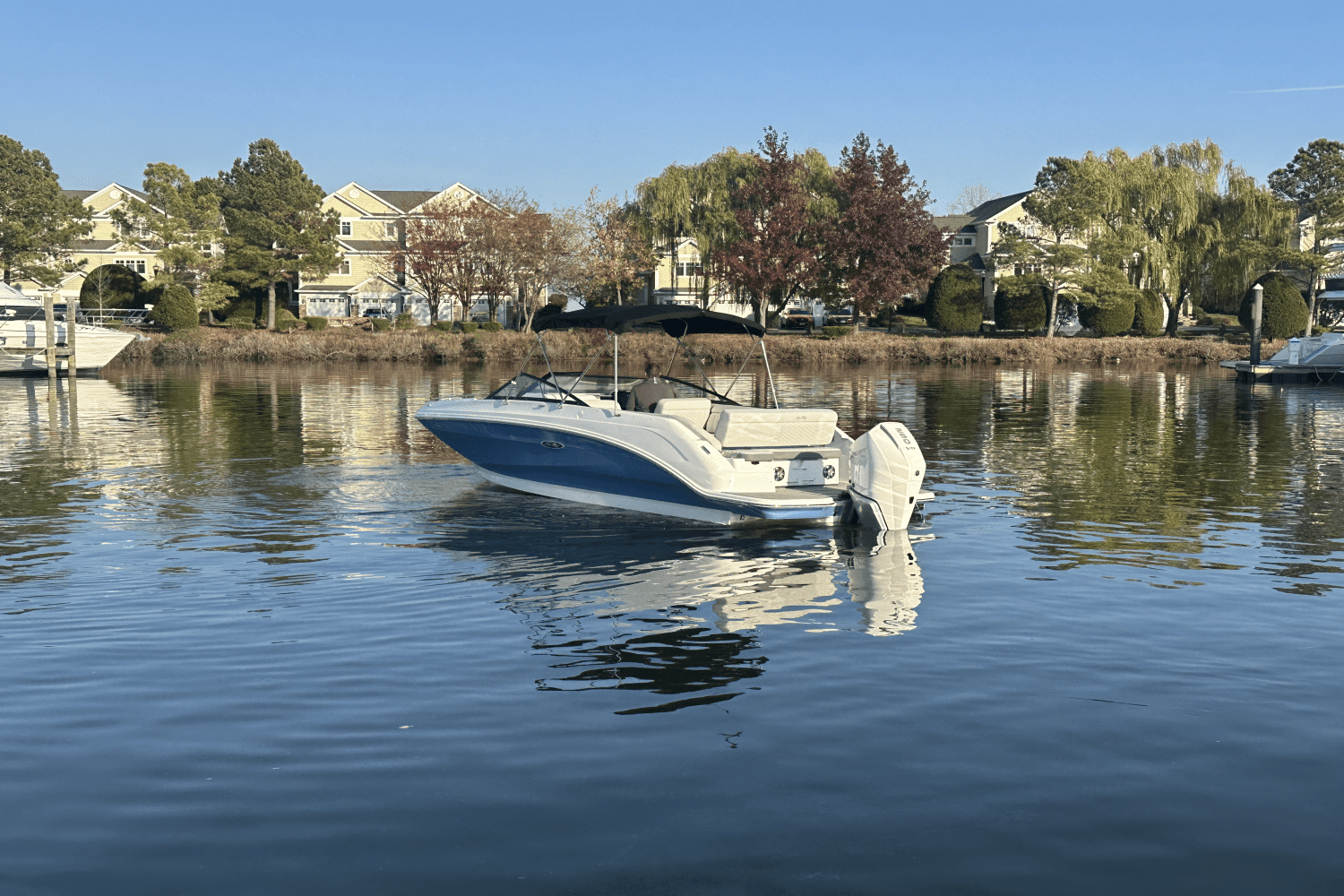 2024 Sea Ray SDX 250 Outboard Image Thumbnail #3