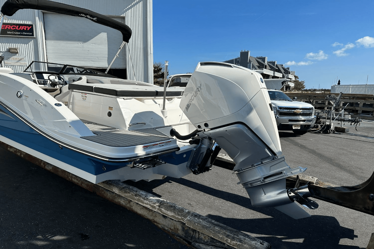 2024 Sea Ray SPX 230 Outboard Image Thumbnail #7