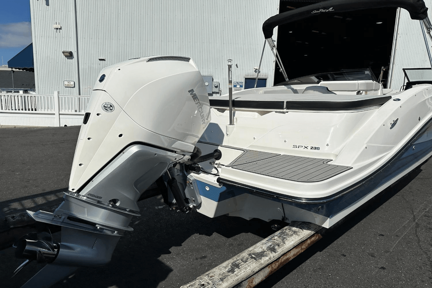 2024 Sea Ray SPX 230 Outboard Image Thumbnail #11