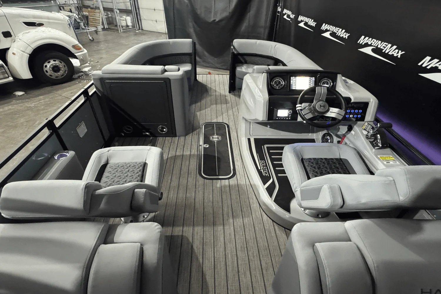 2025 Harris 230 Solstice Image Thumbnail #15