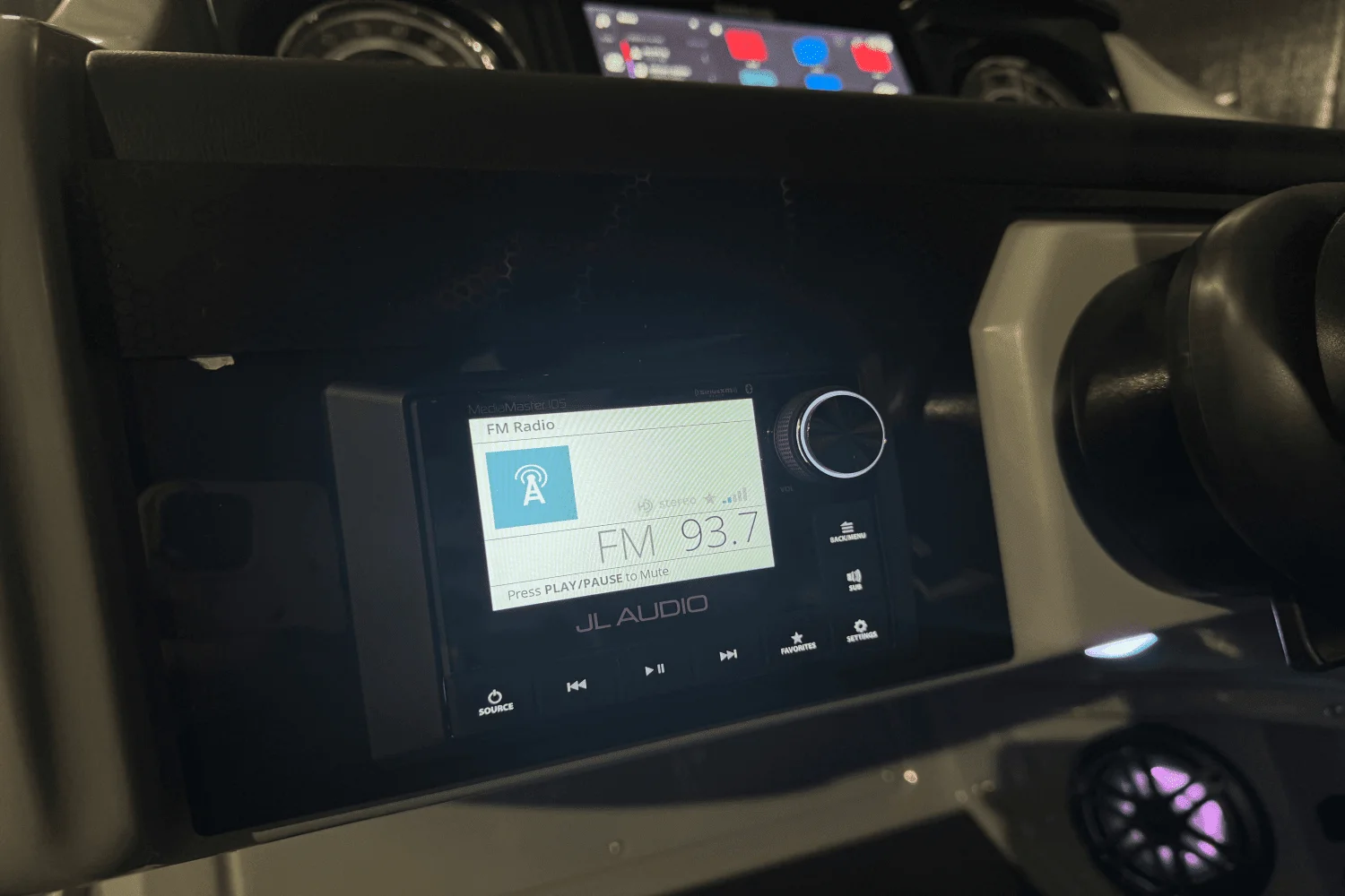 2025 Harris 230 Solstice Image Thumbnail #28