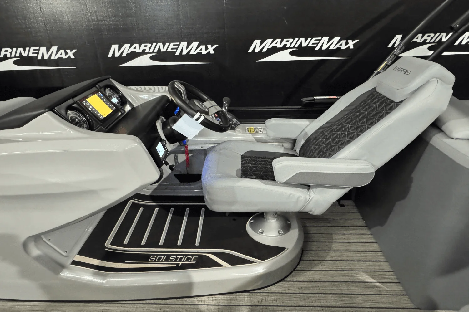 2025 Harris 230 Solstice Image Thumbnail #23