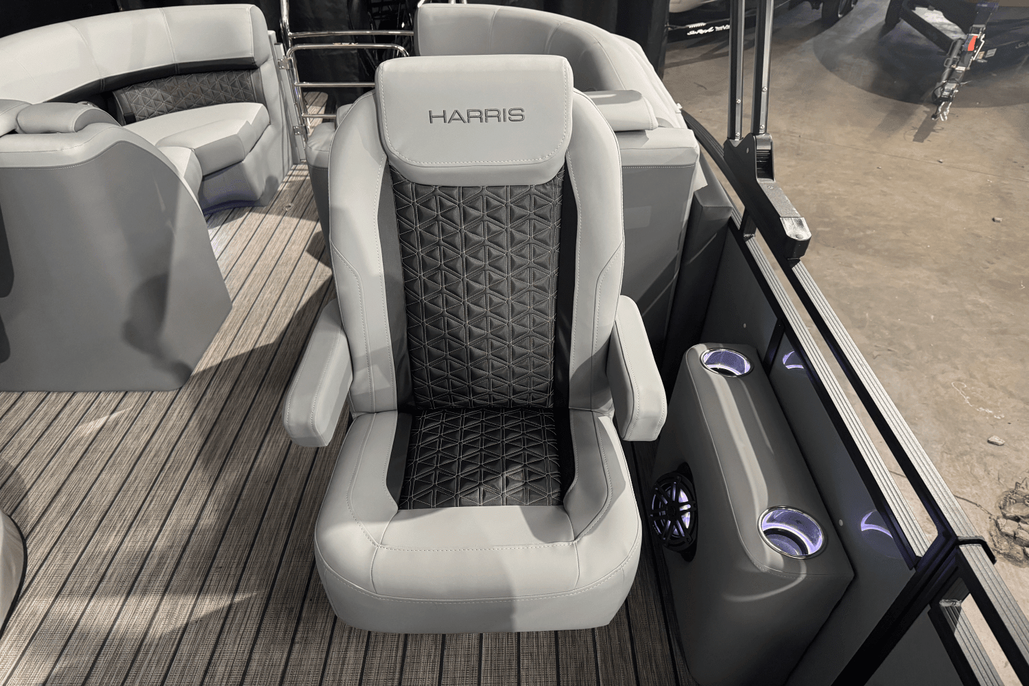 2025 Harris 230 Solstice Image Thumbnail #21