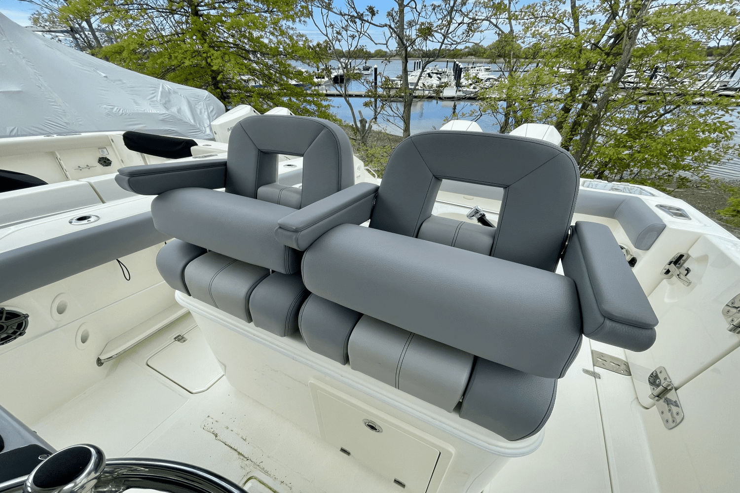 2025 Boston Whaler 280 Outrage Image Thumbnail #9