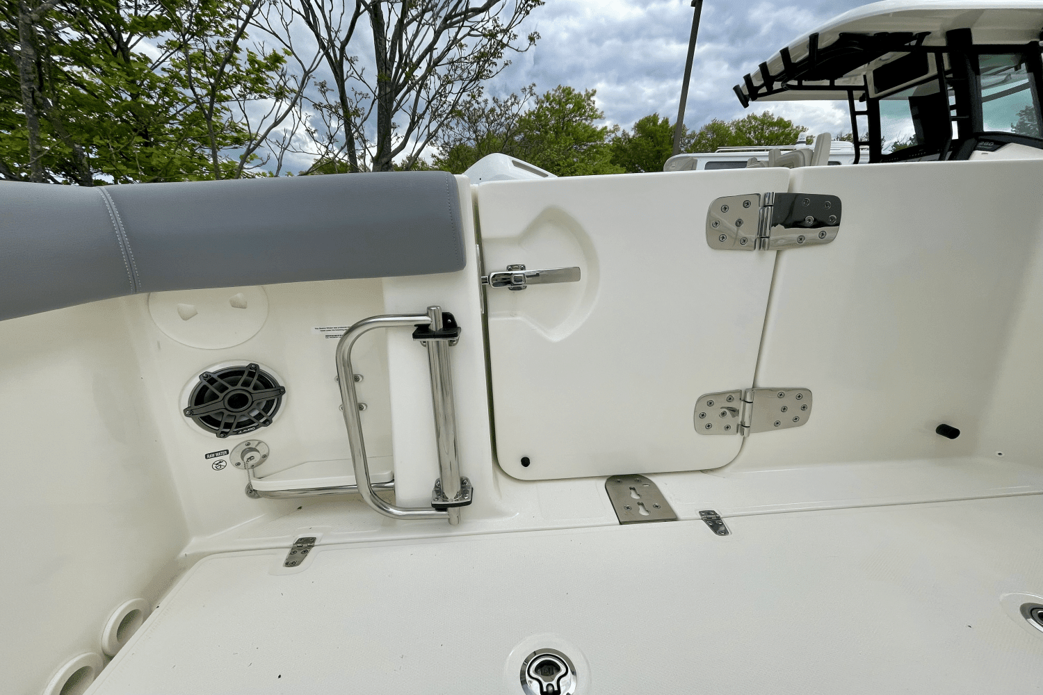 2025 Boston Whaler 280 Outrage Image Thumbnail #6
