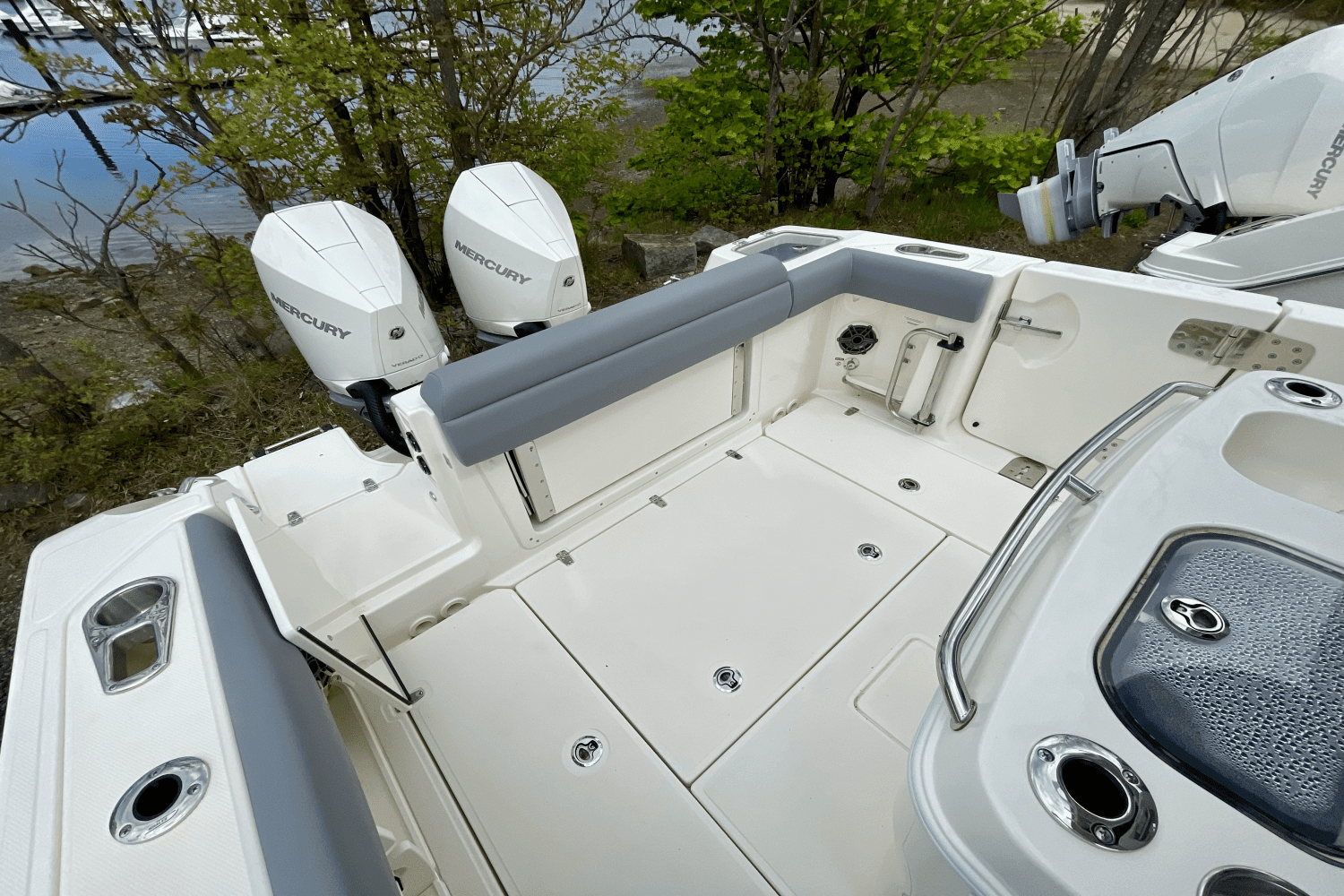 2025 Boston Whaler 280 Outrage Image Thumbnail #3