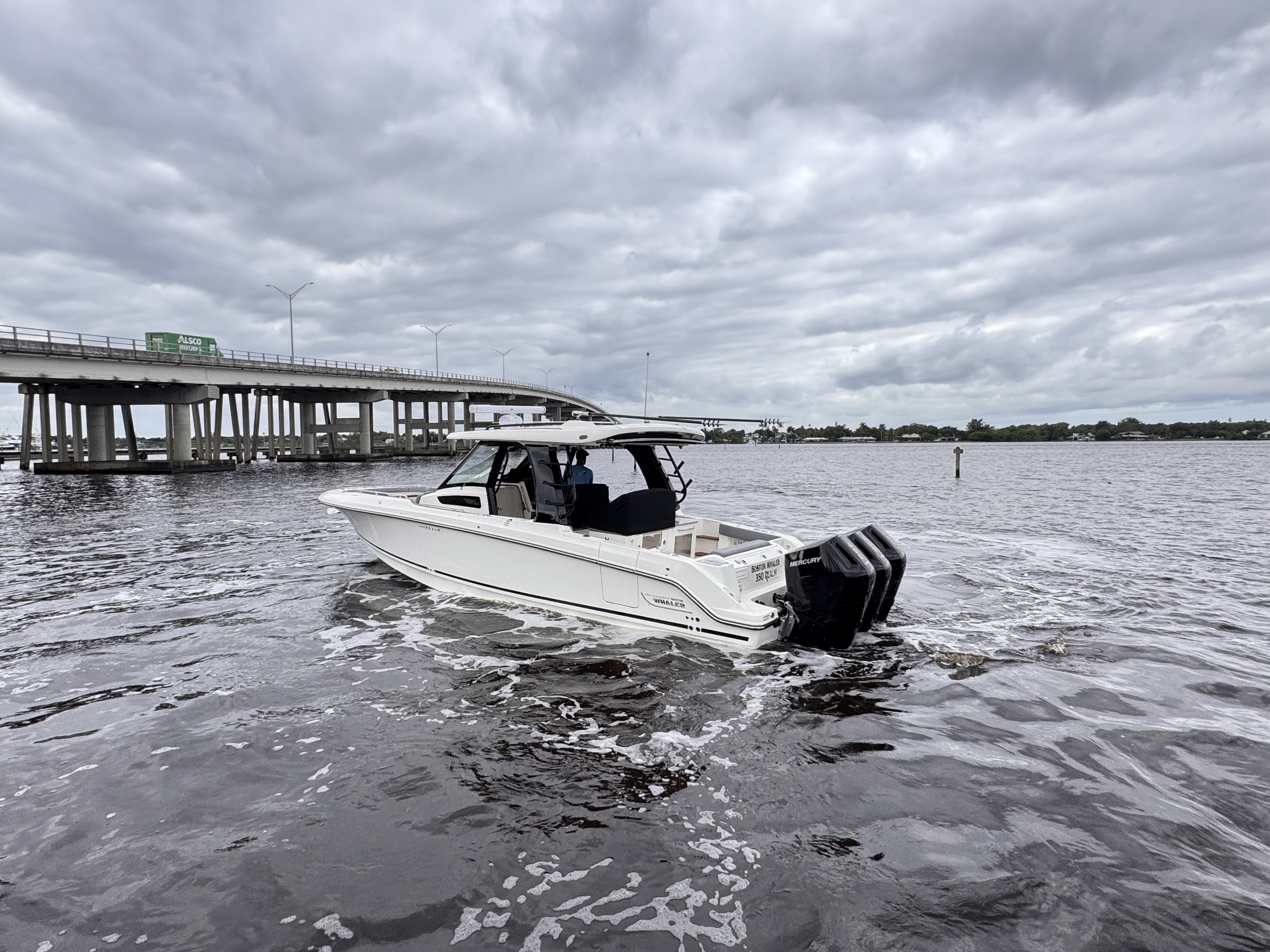 2025 Boston Whaler 350 Realm Image Thumbnail #4