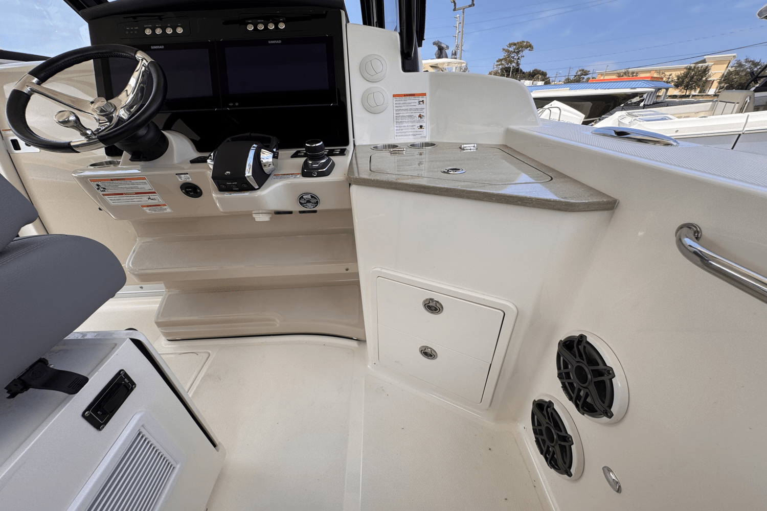 2025 Boston Whaler 350 Realm Image Thumbnail #20