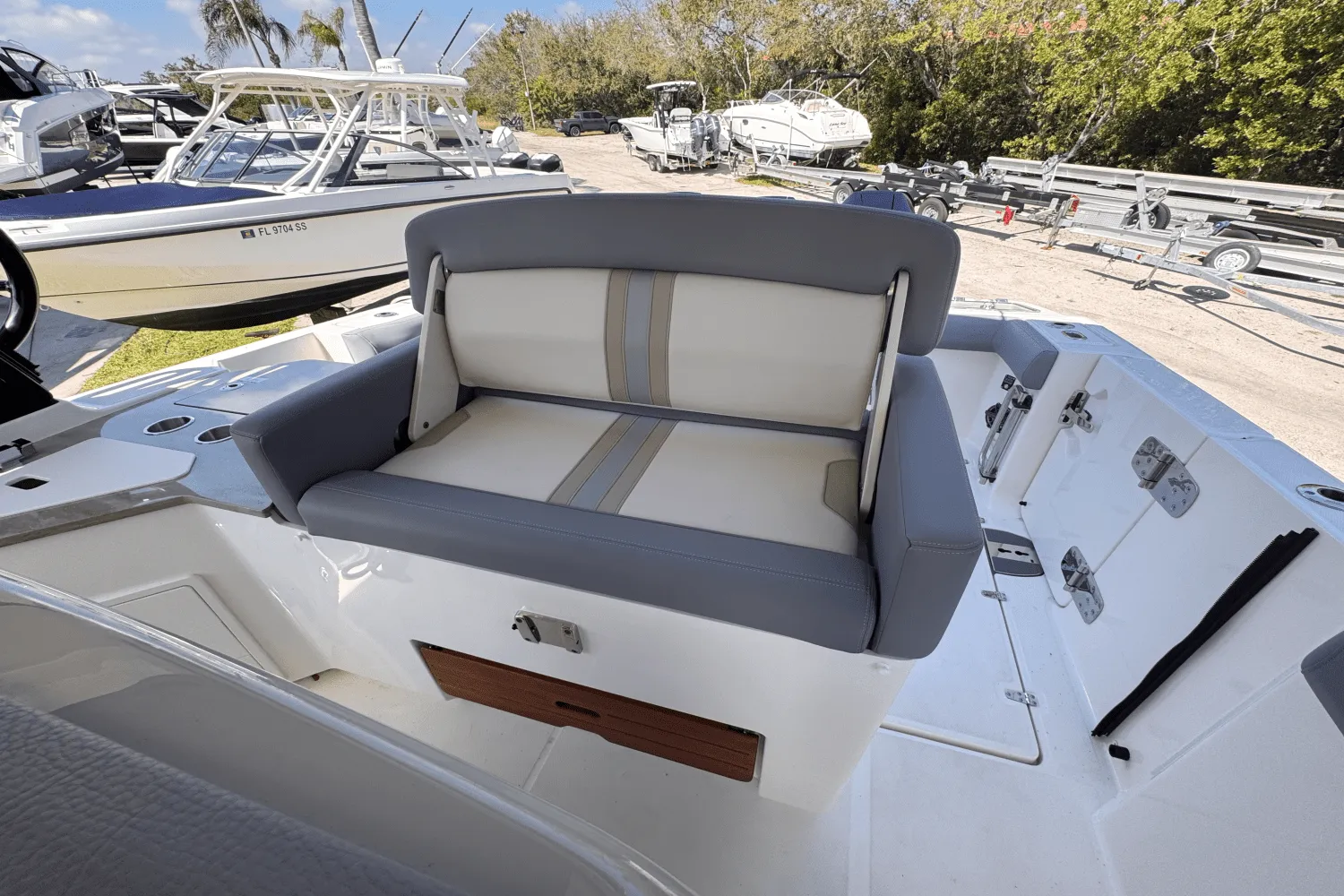 2025 Boston Whaler 350 Realm Image Thumbnail #12
