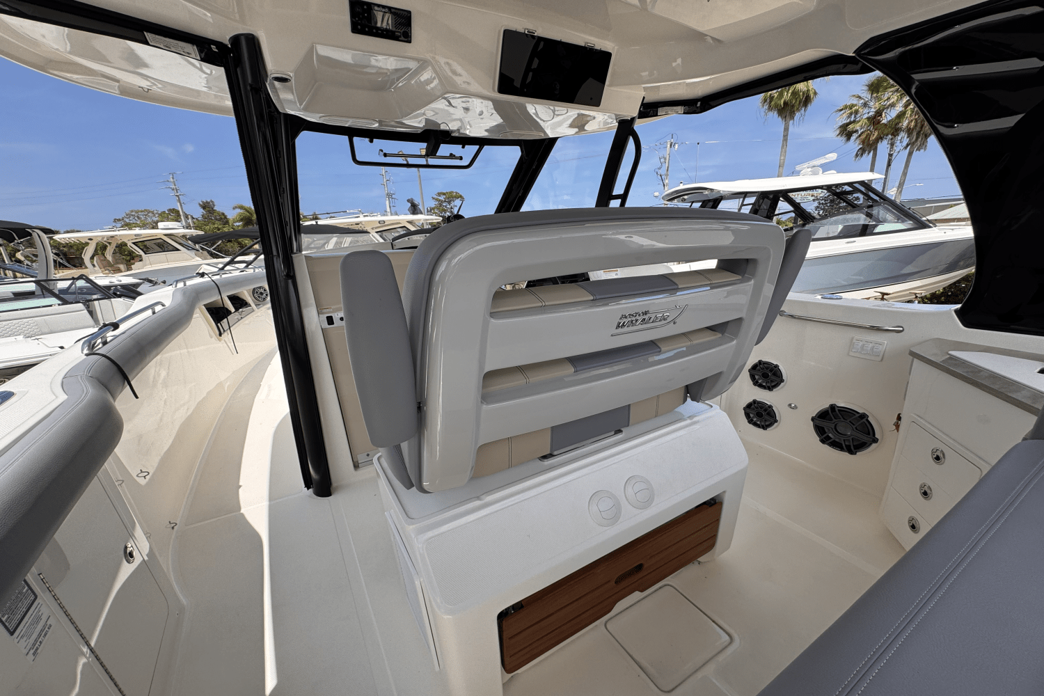2025 Boston Whaler 350 Realm Image Thumbnail #13
