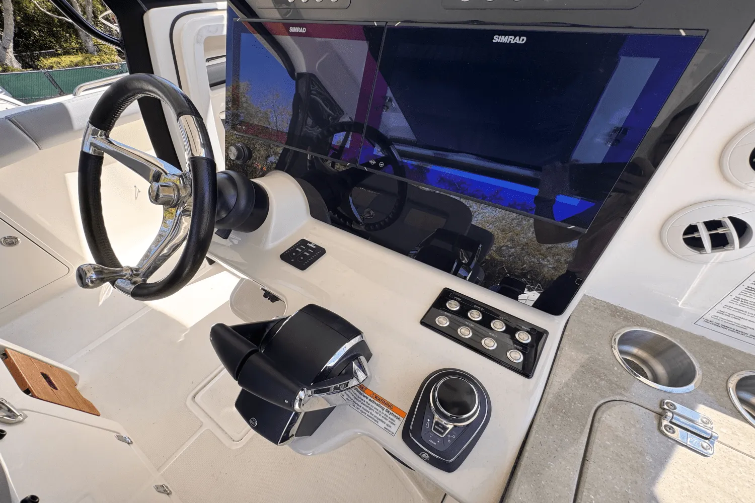2025 Boston Whaler 350 Realm Image Thumbnail #16