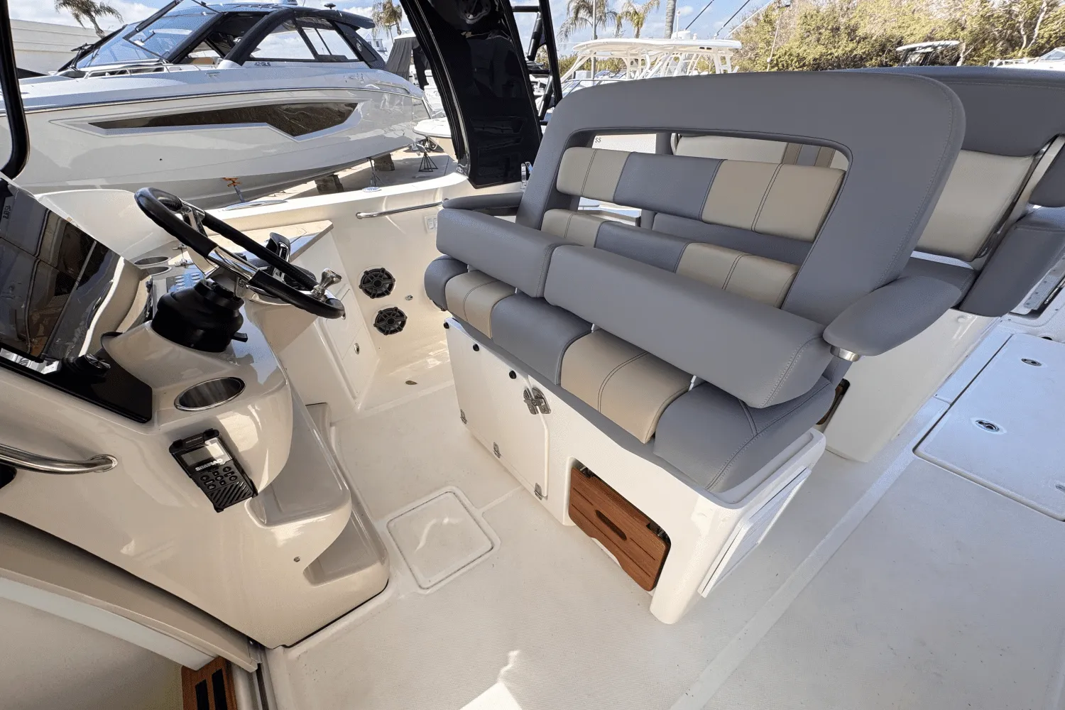 2025 Boston Whaler 350 Realm Image Thumbnail #15